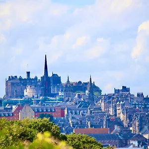 Apartment View In The Heart Of Edinburgh: Castle To Sea, Edinburgh